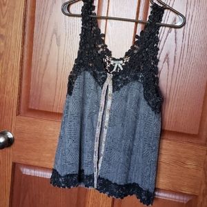 Gimmicks by BKE layering vest